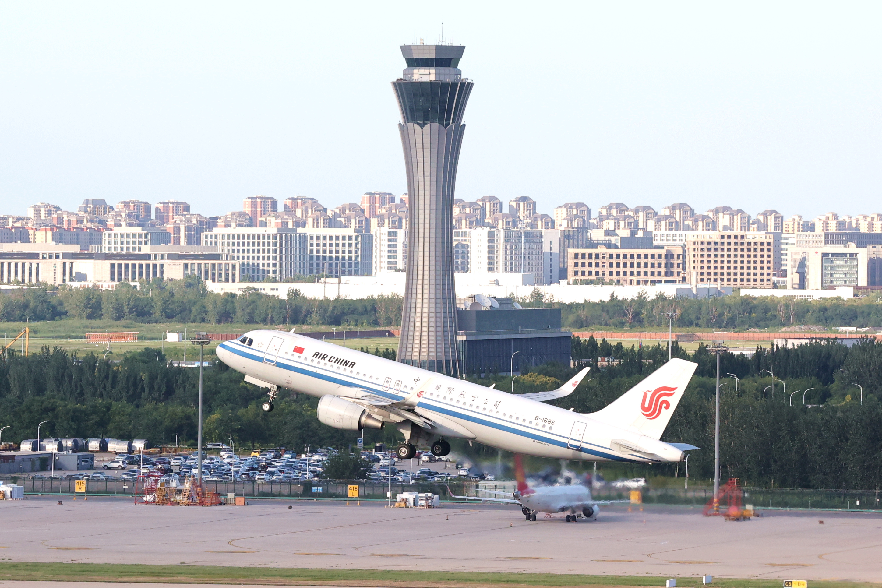 37583架次航班 62天的日夜坚守——民航天津空中交通管理分局圆满完成2024年暑运空管保障工作