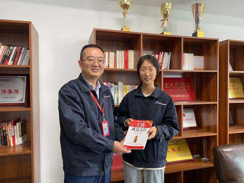貴航機務師徒故事：善用“加減乘除”法  提效培青進行時