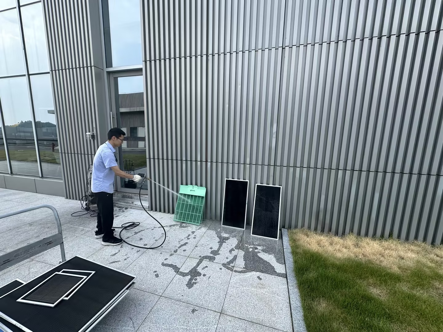西南空管局技保中心动力室完成高温天气精密空调预防性维护工作