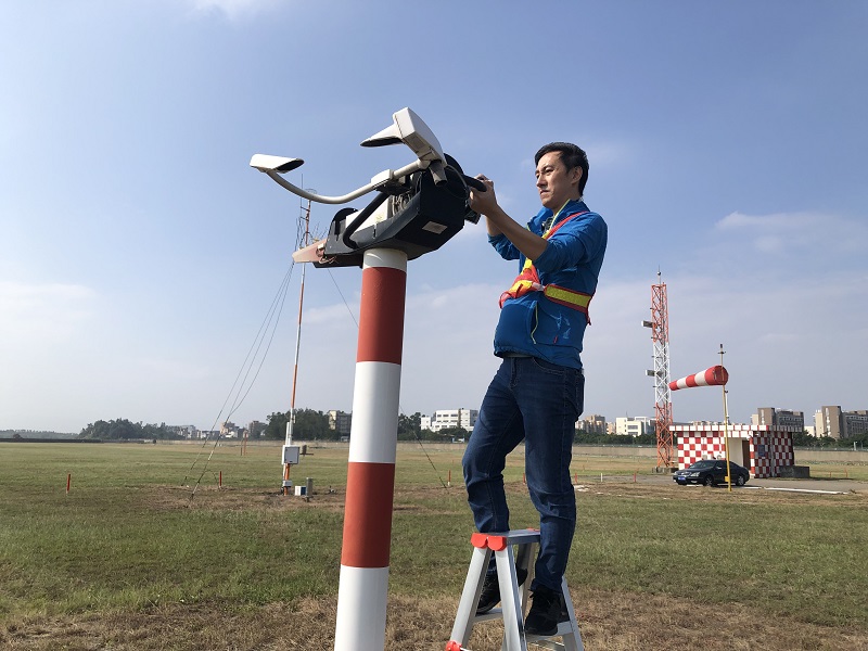 福建空管分局气象台设备信息室顺利完成秋冬设备换季工作