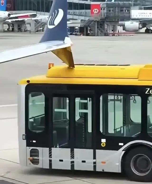 擺渡車與山航客機發生剮蹭致航班延誤，香港機場回應