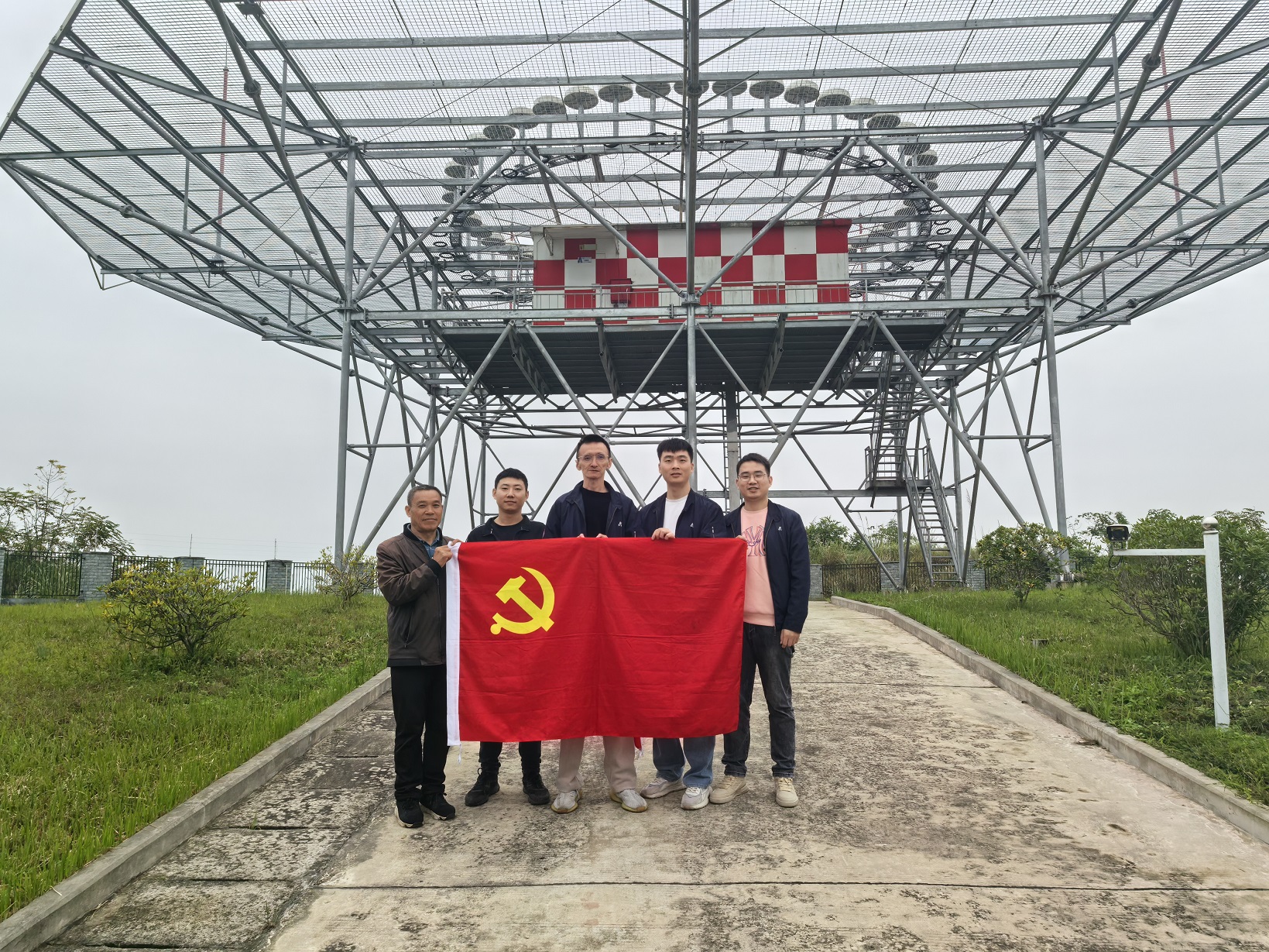 西南空管局空管公司维修分公司积极统筹圆满完成校飞任务