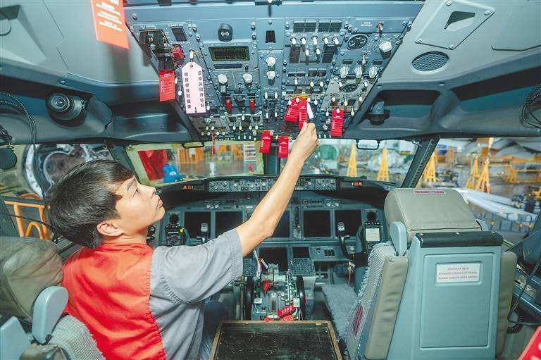 海南三年完成超1700單飛機維修業務