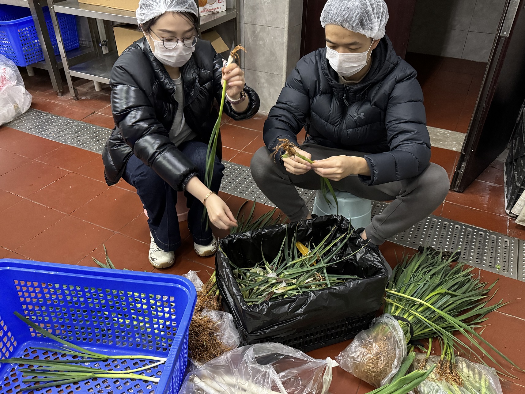 西南空管局空管中心天府塔台管制二室党支部与商务公司天府终端联合党支部开展主题党日活动