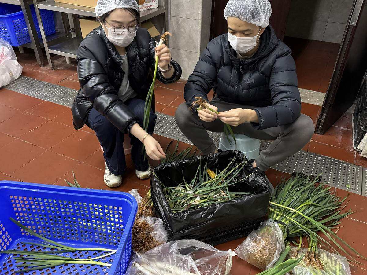 西南空管局空管中心天府塔臺管制二室黨支部與商務(wù)公司天府終端聯(lián)合黨支部開展主題黨日活動