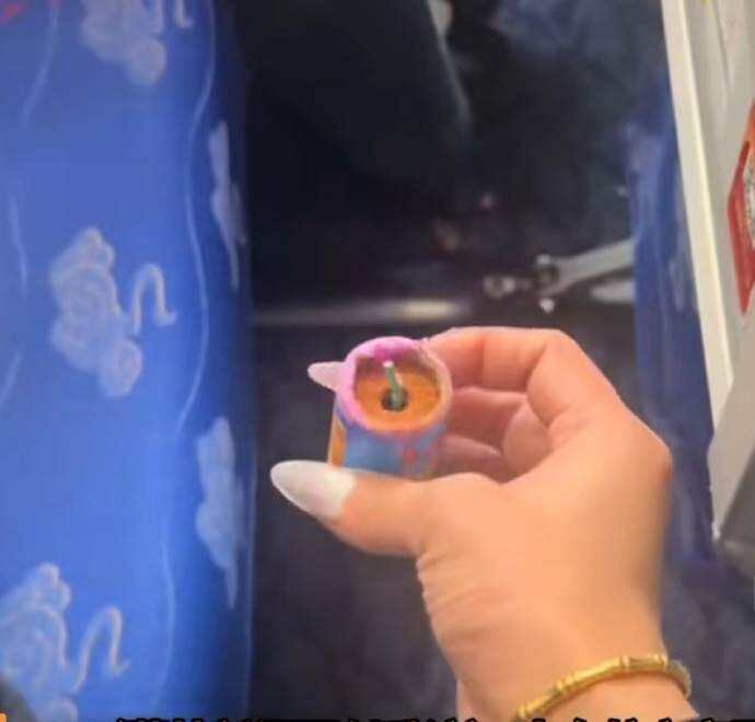 多方回應網傳乘客在飛機上撿到鞭炮