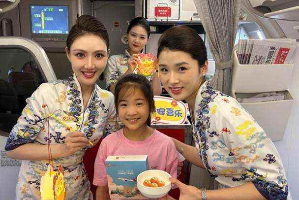 吃元宵 猜燈謎 天津航空在萬米云端與旅客共度元宵佳節