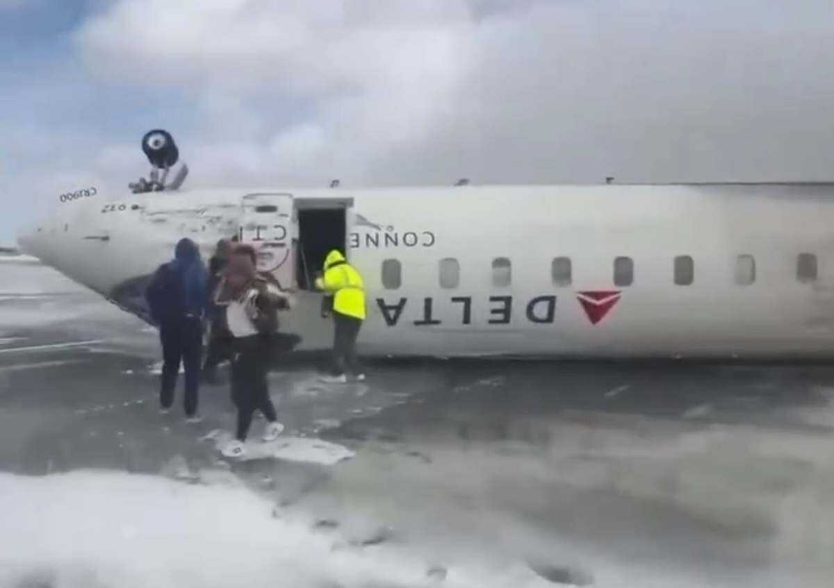 美載80人客機著陸翻覆最新畫面曝光，黑匣子已找到
