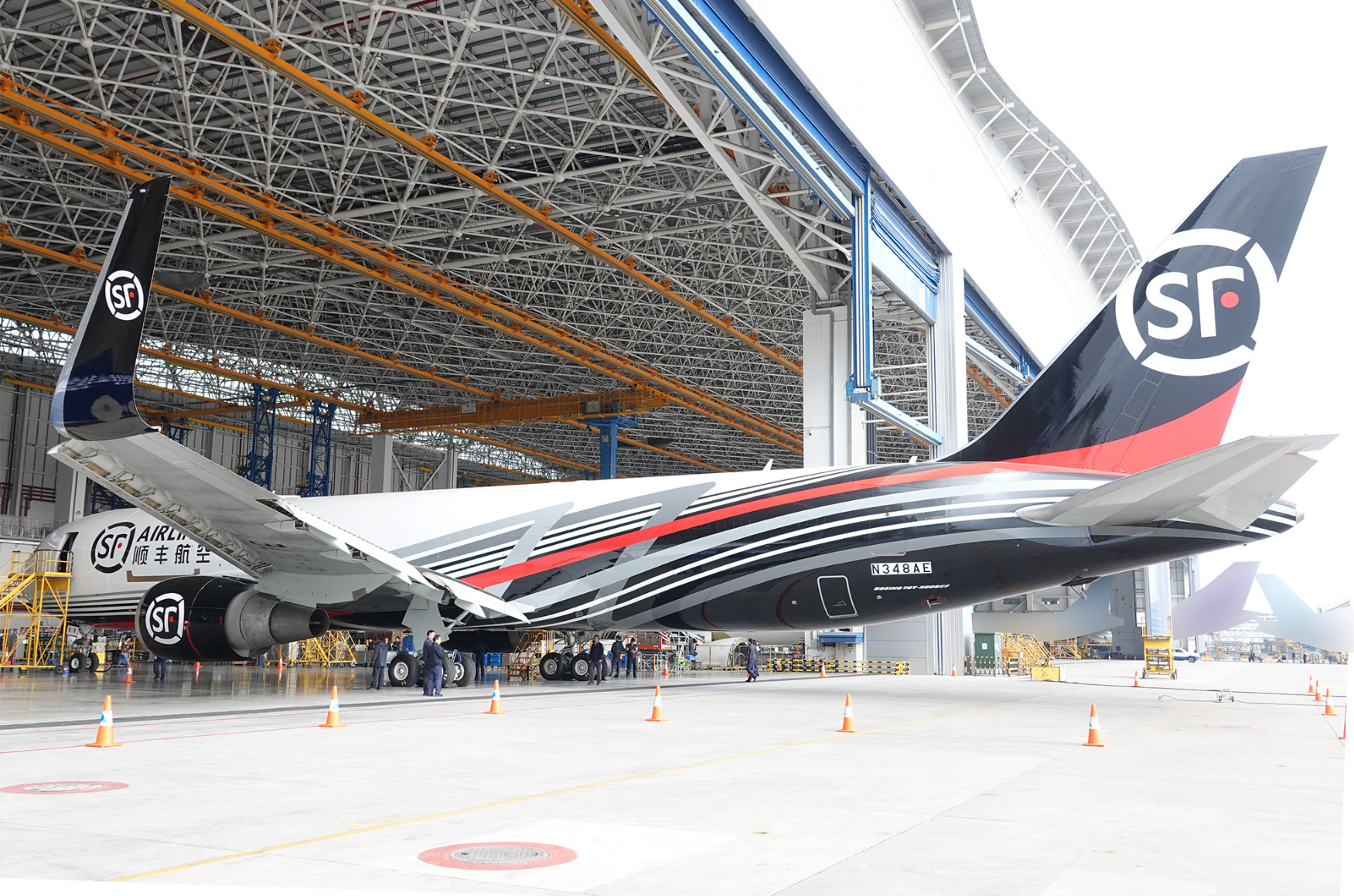 波音第100架767-300BCF交付顺丰航空