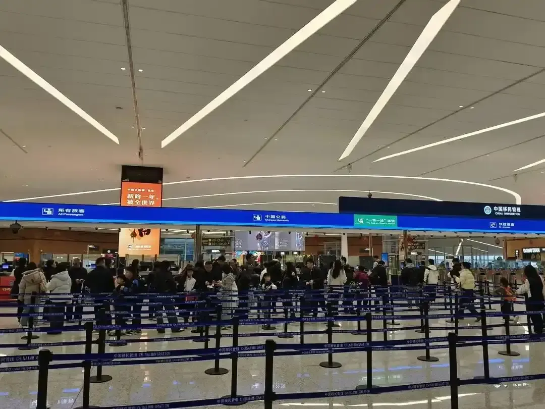 春運期間成都航空口岸71萬余人次出入境