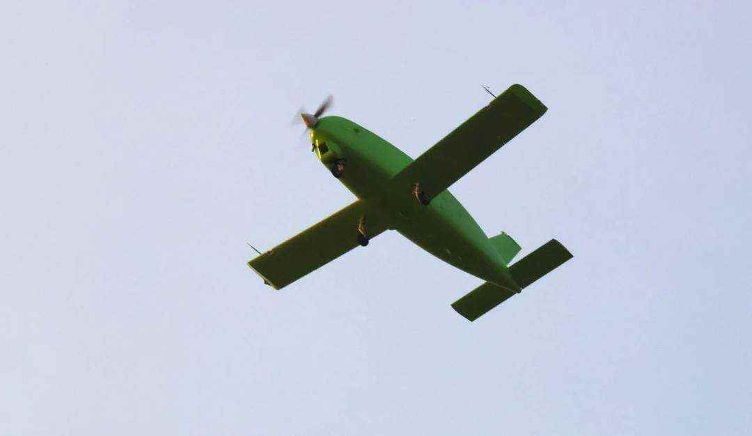 TP500無人機2002架機(全新適航取證構(gòu)型狀態(tài))成功首飛