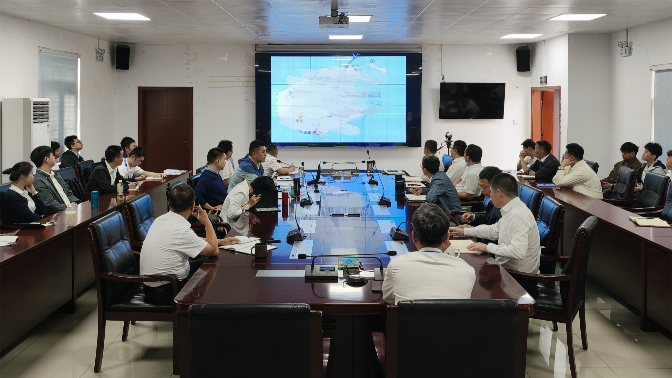 三亚空管站管制运行部开展军民航防相撞专项安全警示教育