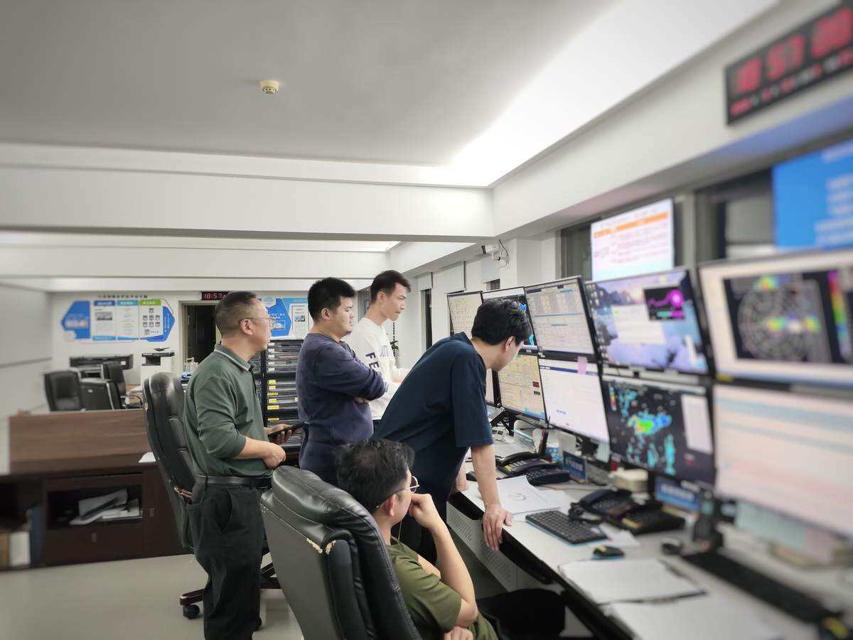 汕頭空管站氣象臺積極應(yīng)對近十年首場冰雹天氣