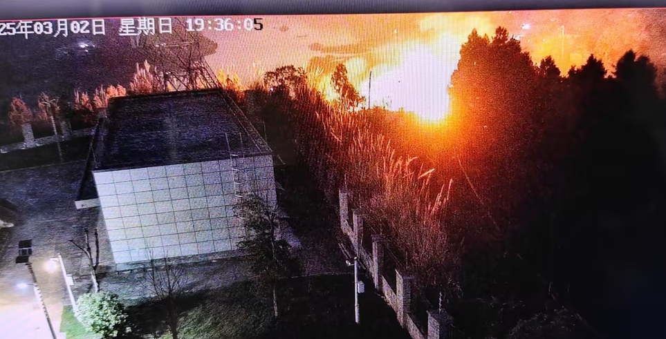 西南空管局空管公司維修分公司妥善處置資陽導航臺周邊火情