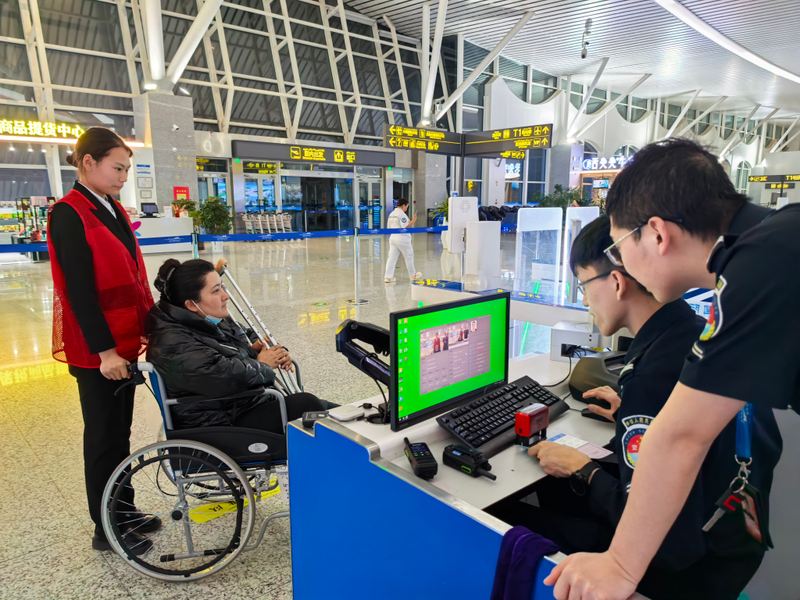 溫暖旅途的每一步：喀什徠寧國際機場輪椅旅客服務紀實