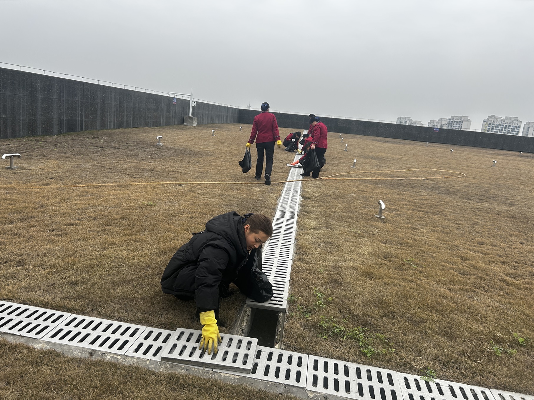 未雨綢繆筑牢安全防線——西南空管局商務公司開展雨季專項檢查