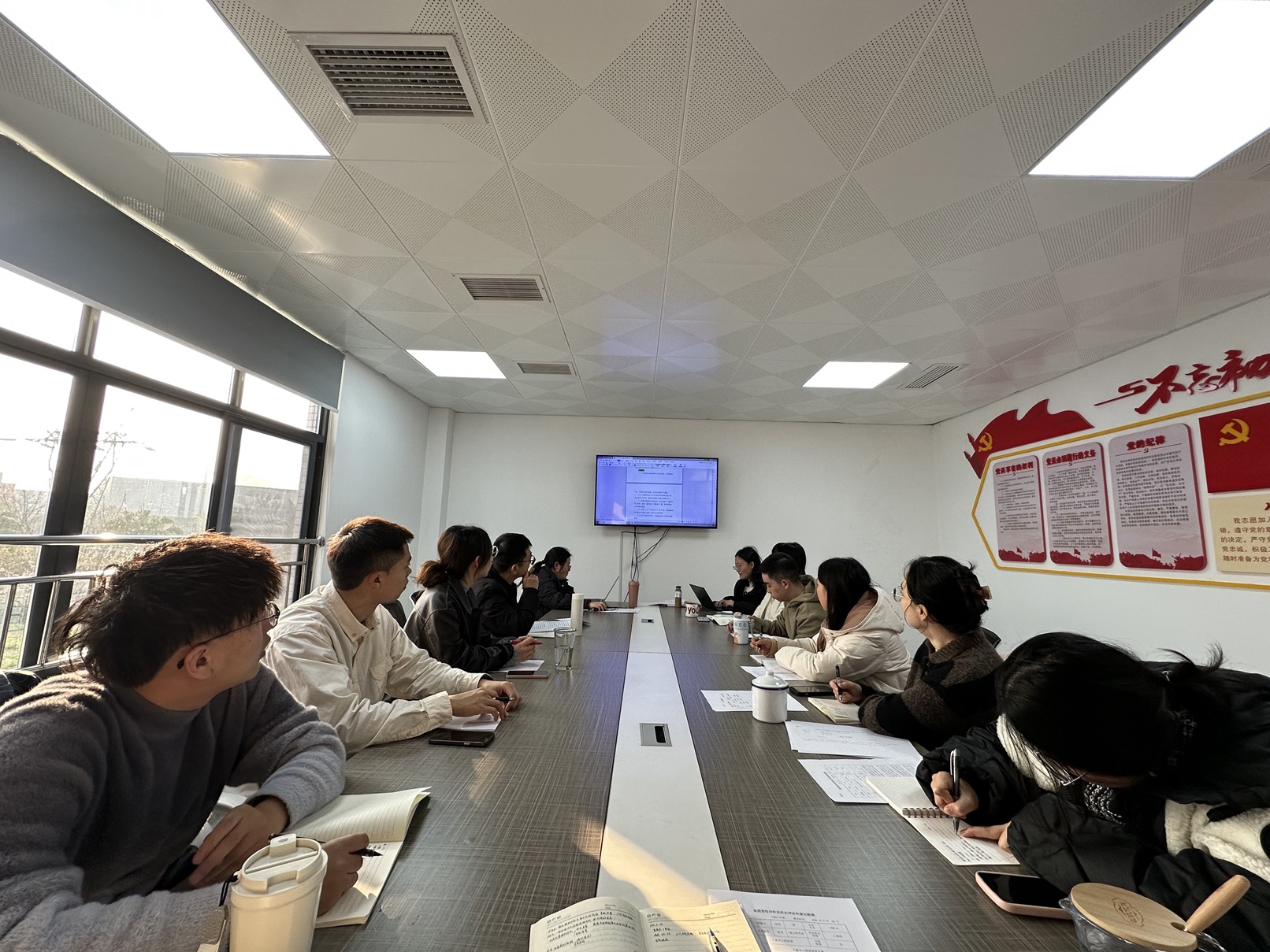 西南空管局氣象中心探測室開展換季培訓工作