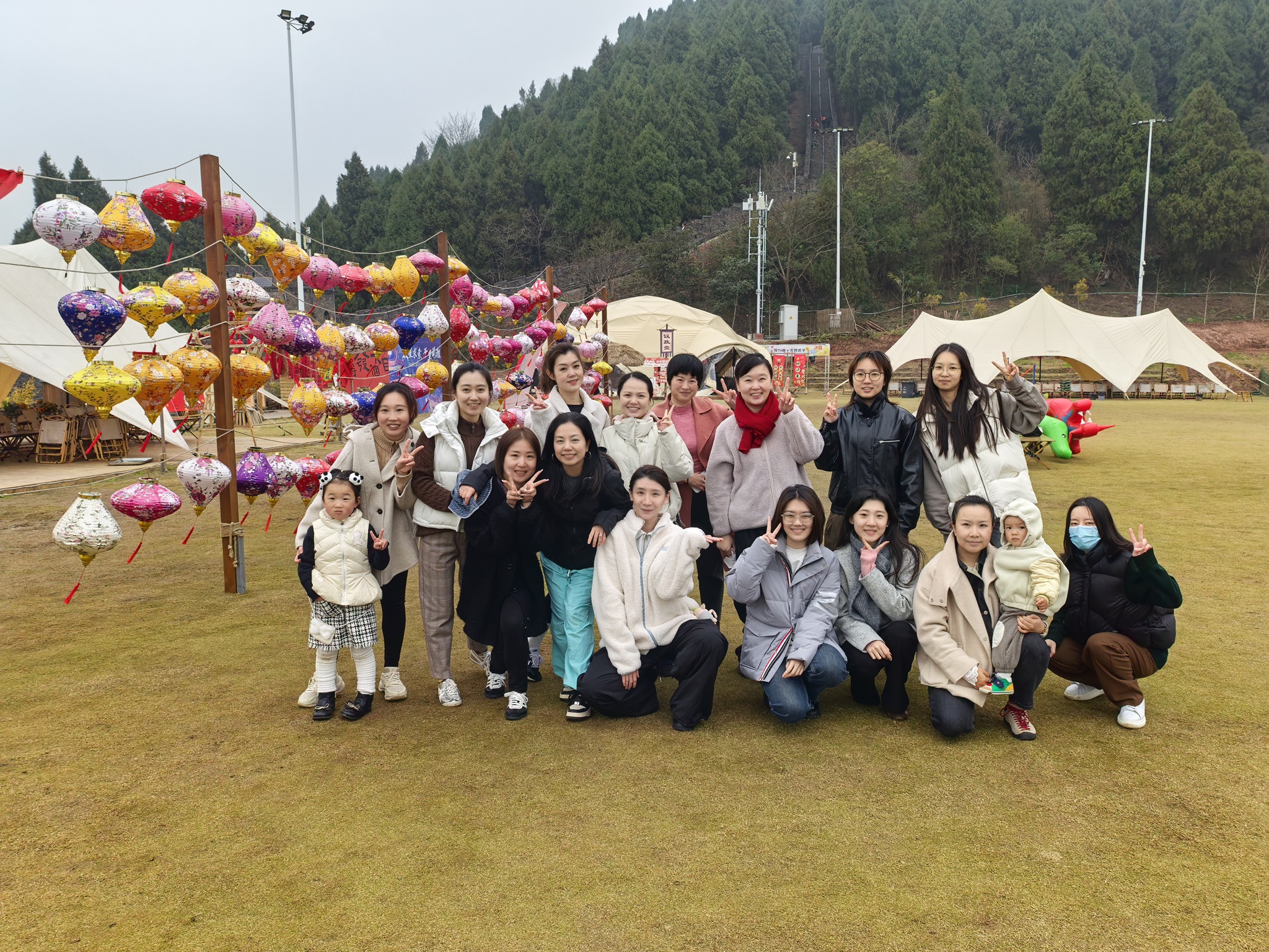 巾幗無需比須眉 芳華燦爛春滿蹊——記西南空管局空管中心三八婦女節團建活動