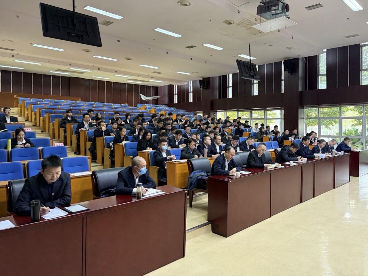 西南空管局空管中心召開2025年全面從嚴治黨工作會議