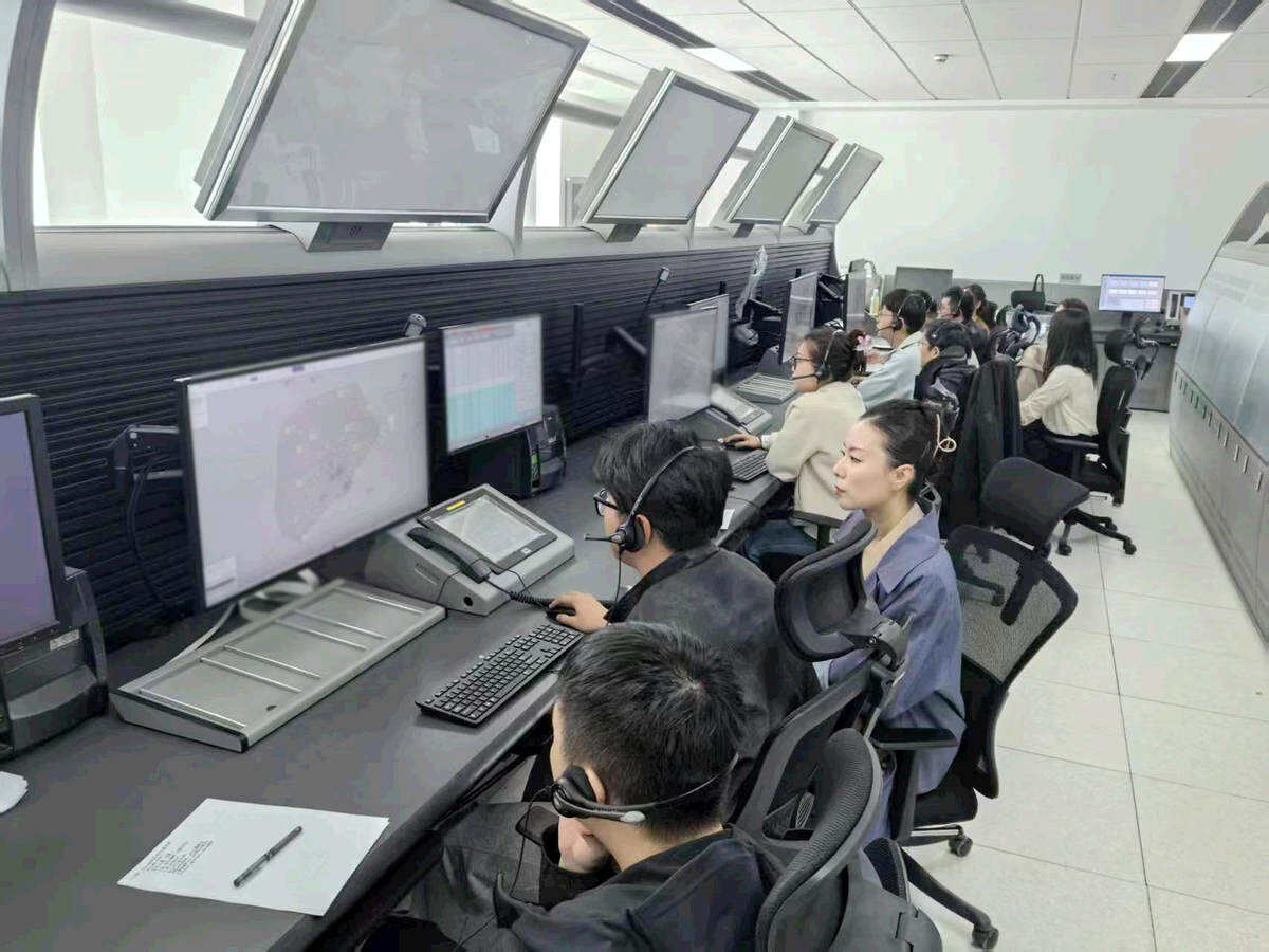 新疆空管局終端管制中心開展多跑道運行理論與模擬機