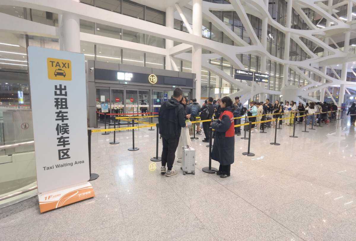 大興機場積極應對本輪大風天氣 全力保障旅客安全出行