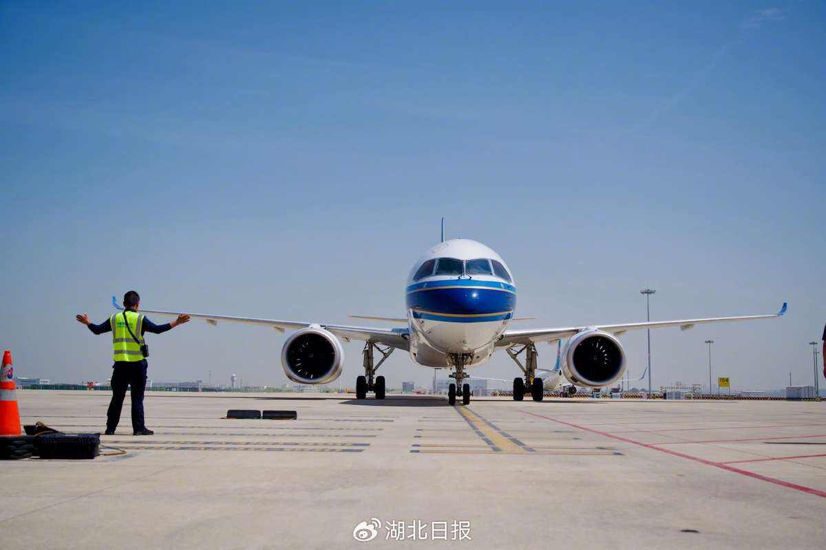南航C919首次執(zhí)飛“廣州—武漢”空中快線
