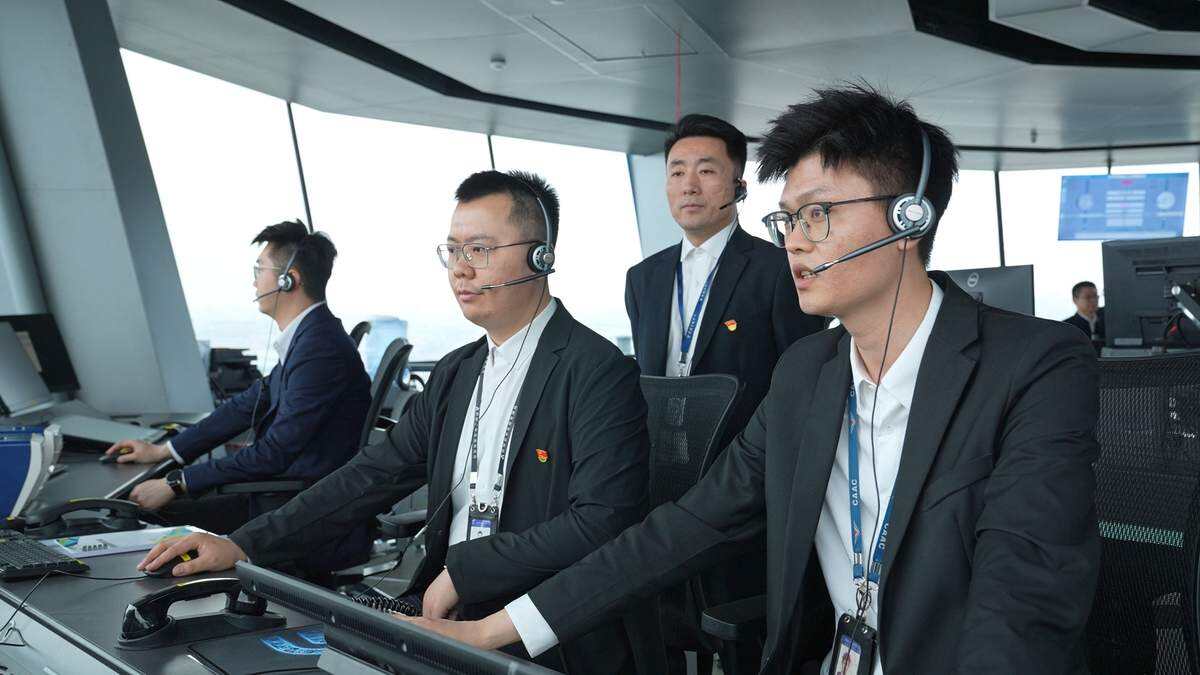 飛向“新跑道” 轉場“新紀元”——新疆空管局順利轉場北航站區運行