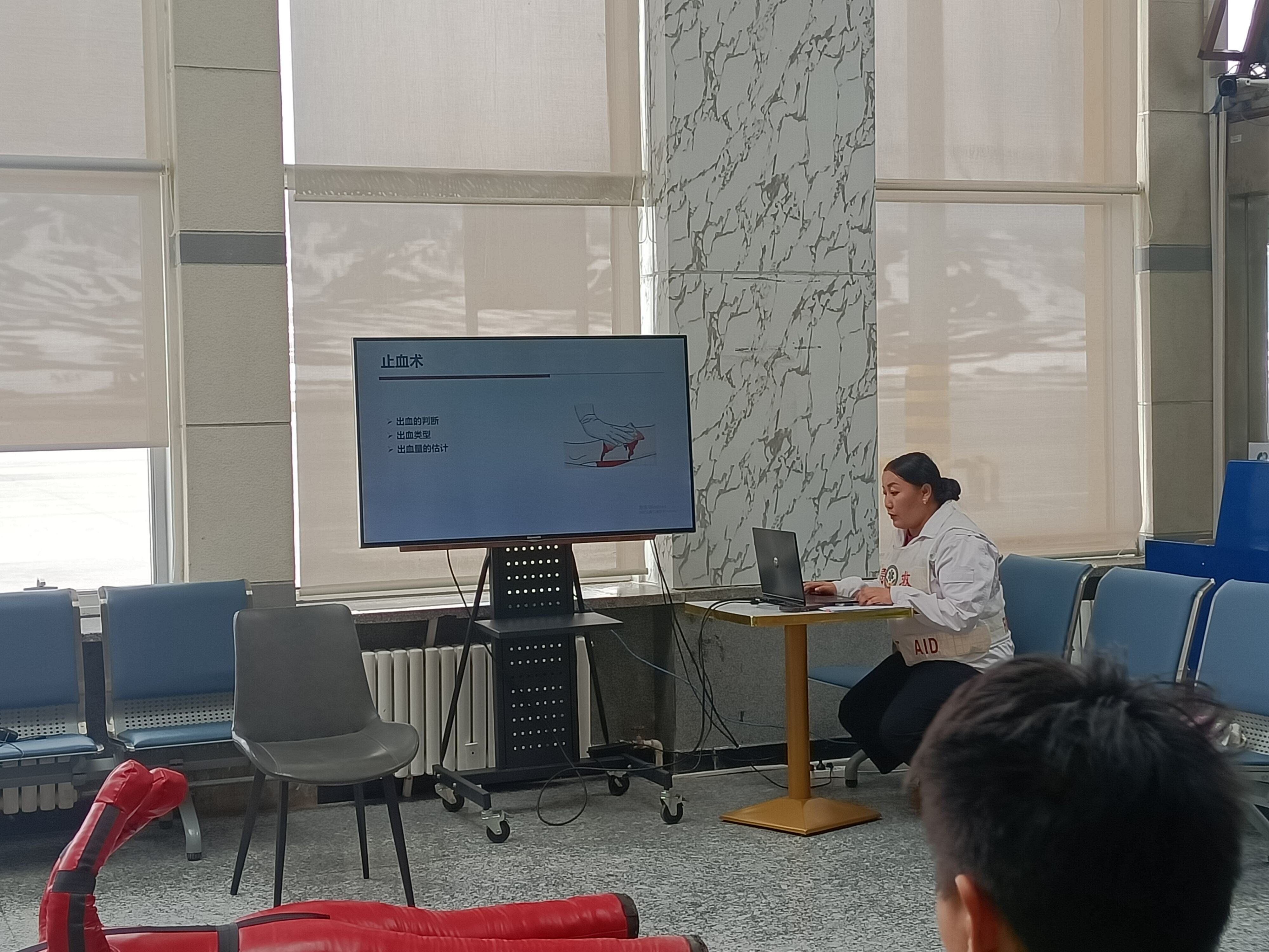 布爾津喀納斯機場開展全員醫療急救技能培訓 筑牢生命守護“第一道防線
