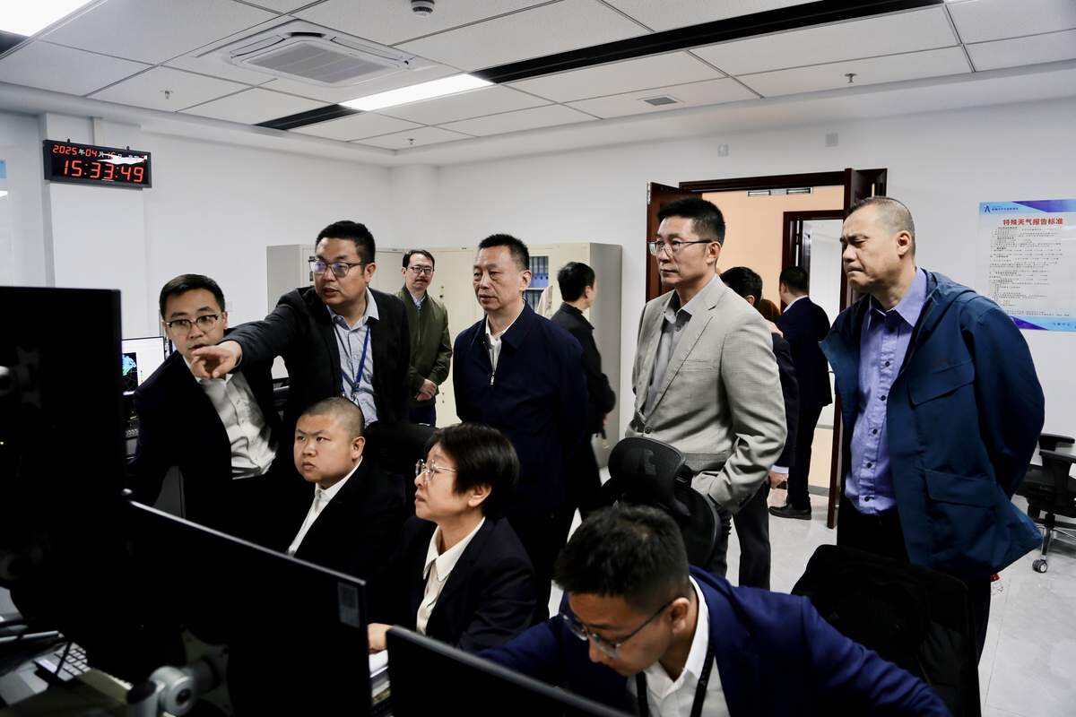 新疆空管局空管中心氣象中心完成烏魯木齊機場北航站區轉場復雜天氣保障