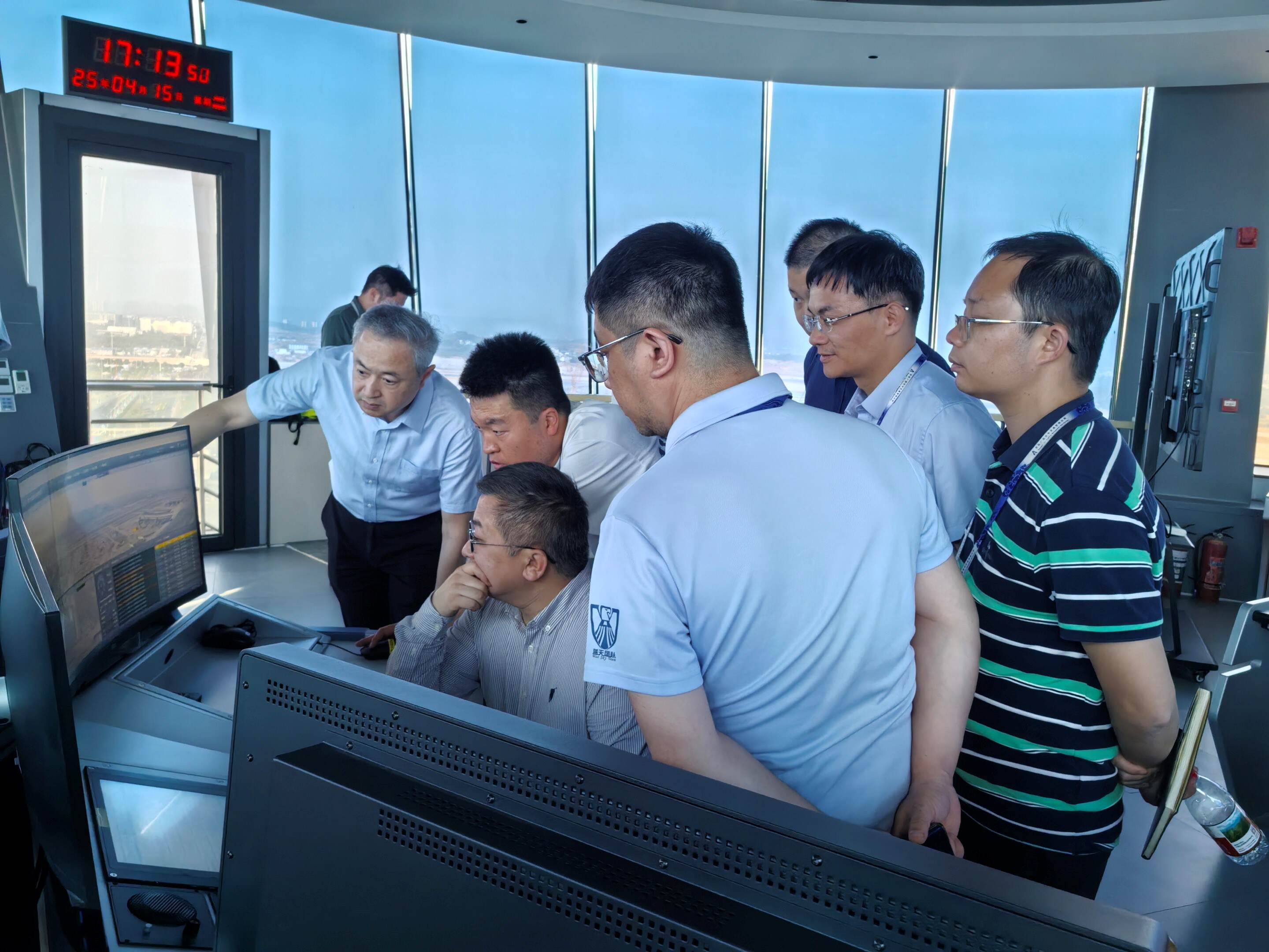 中南空管网络公司首套自主研发塔台自动化系统顺利通过竣工验收