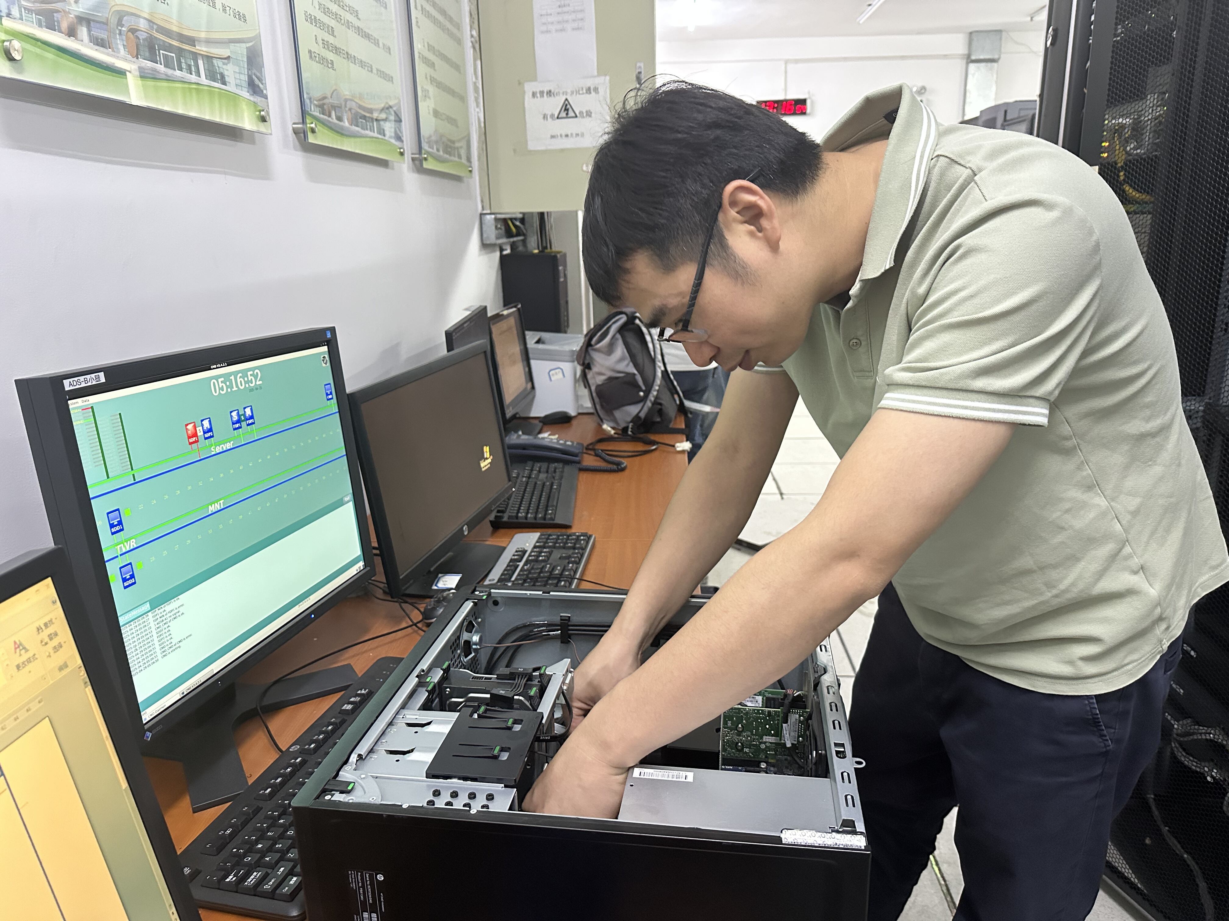 闻风而动,广西空管分局驰援河池机场完成中小显设备抢修工作