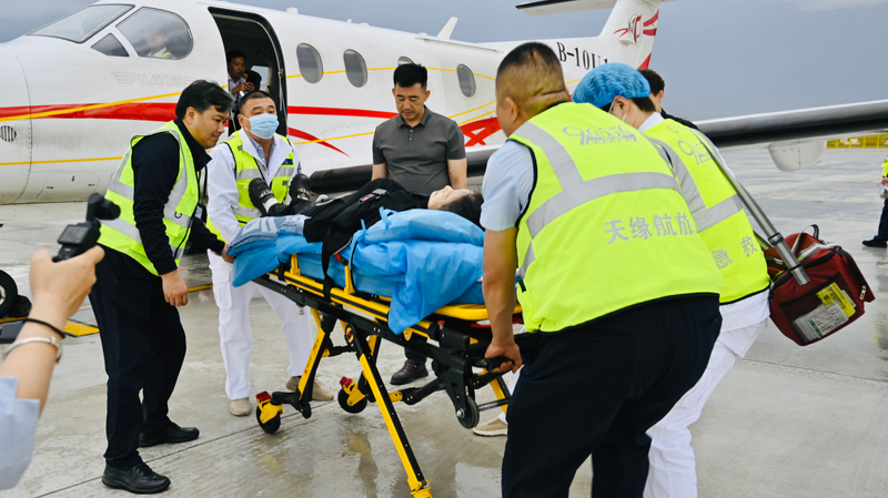 極限救援！新疆機場集團天緣航旅公司為斷指旅客搶贏黃金救治時間