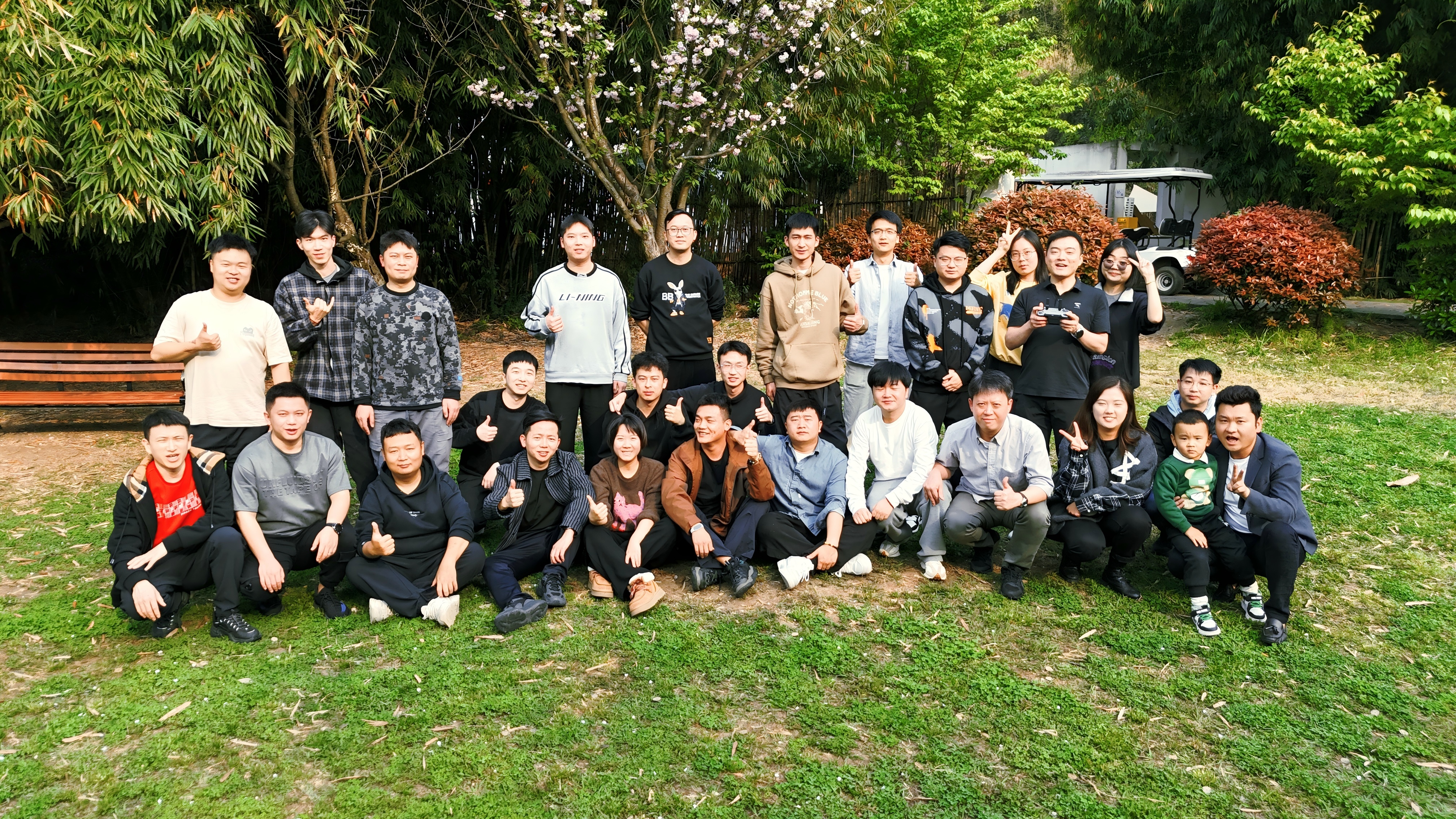 “春日寻芳，同心同行”——贵州空管分局塔台管制室班组春游活动