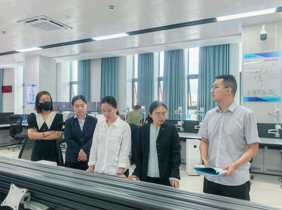 新疆空管局空管中心气象中心成功保障初夏雷雨大风天气