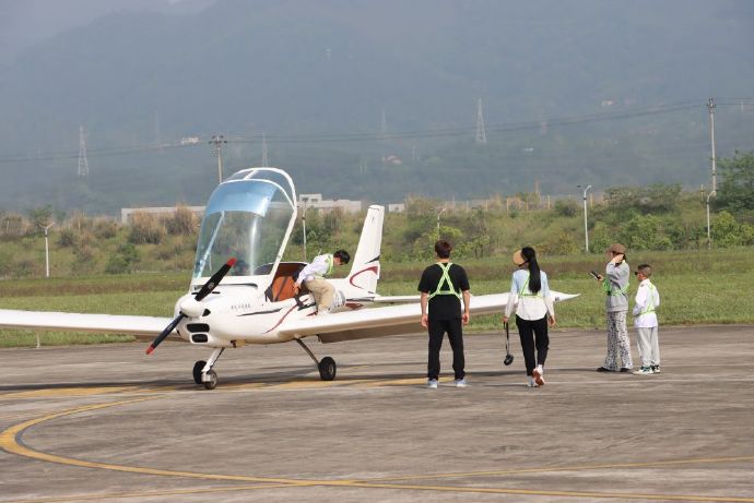 五一期间个别低空文旅项目出意外 国家发改委最新回应