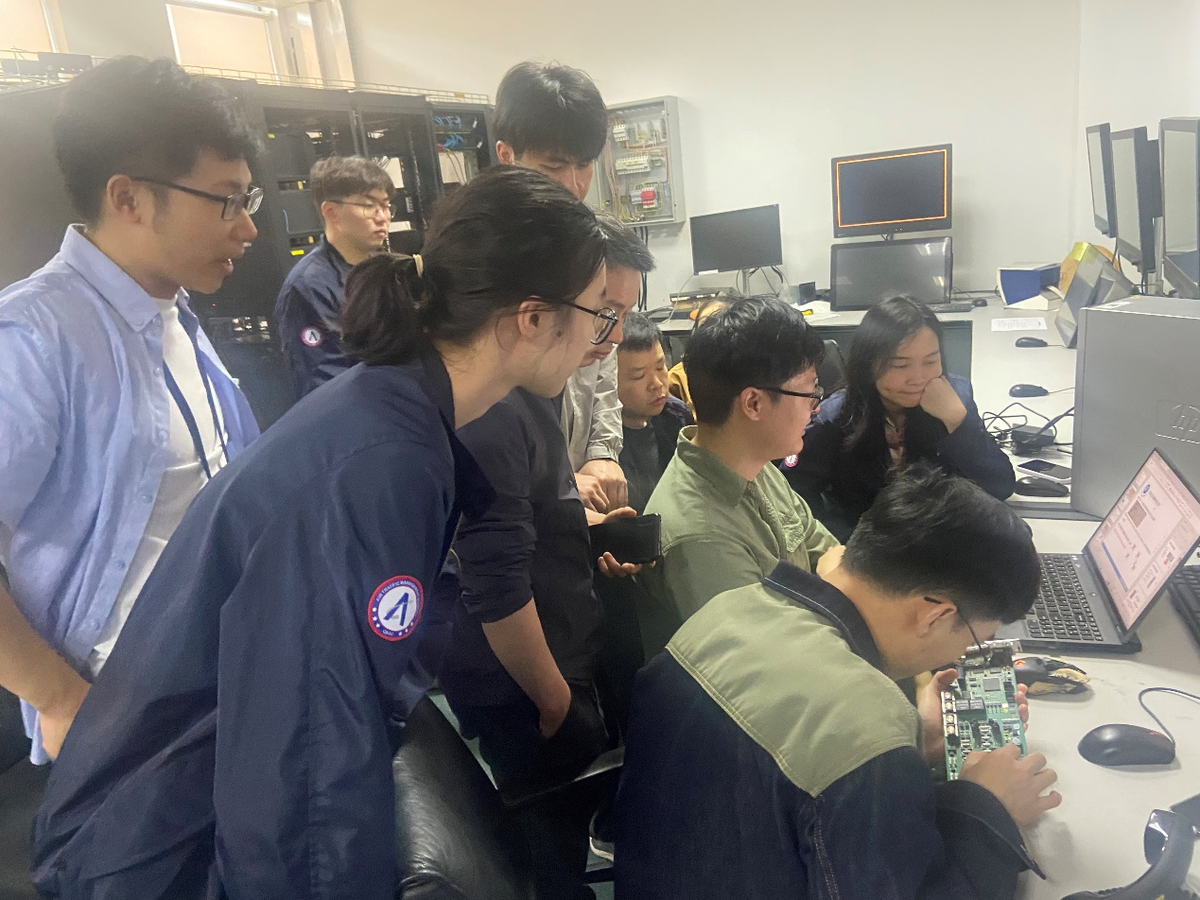 夯实基础 精益求精——西南空管局技保中心双流航管设备运行室开展地空通信专业飞坤内话专项培训