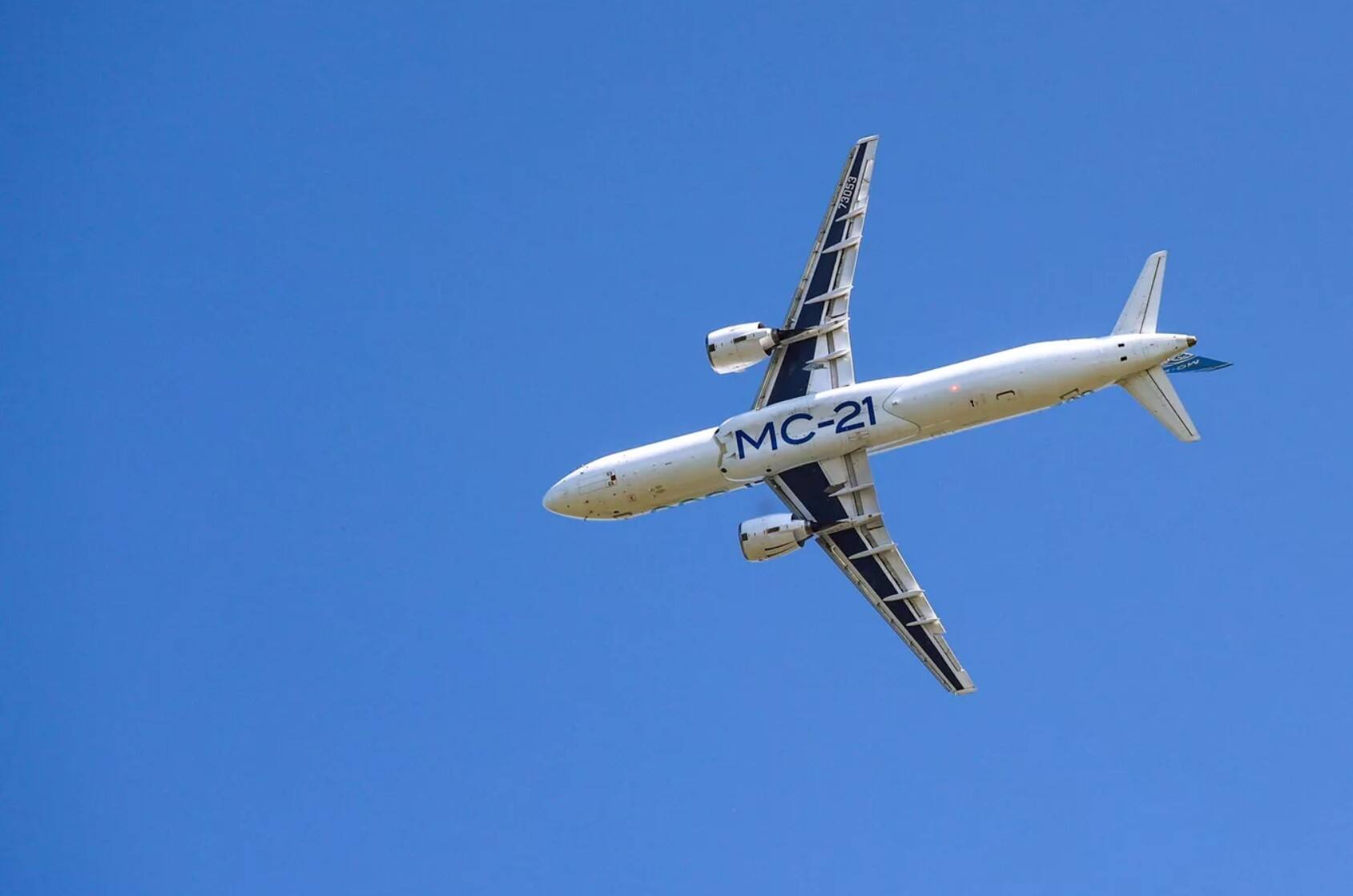 俄技術集團保留明年開始向俄各航空公司交付SJ-100和MC-21飛機的計劃