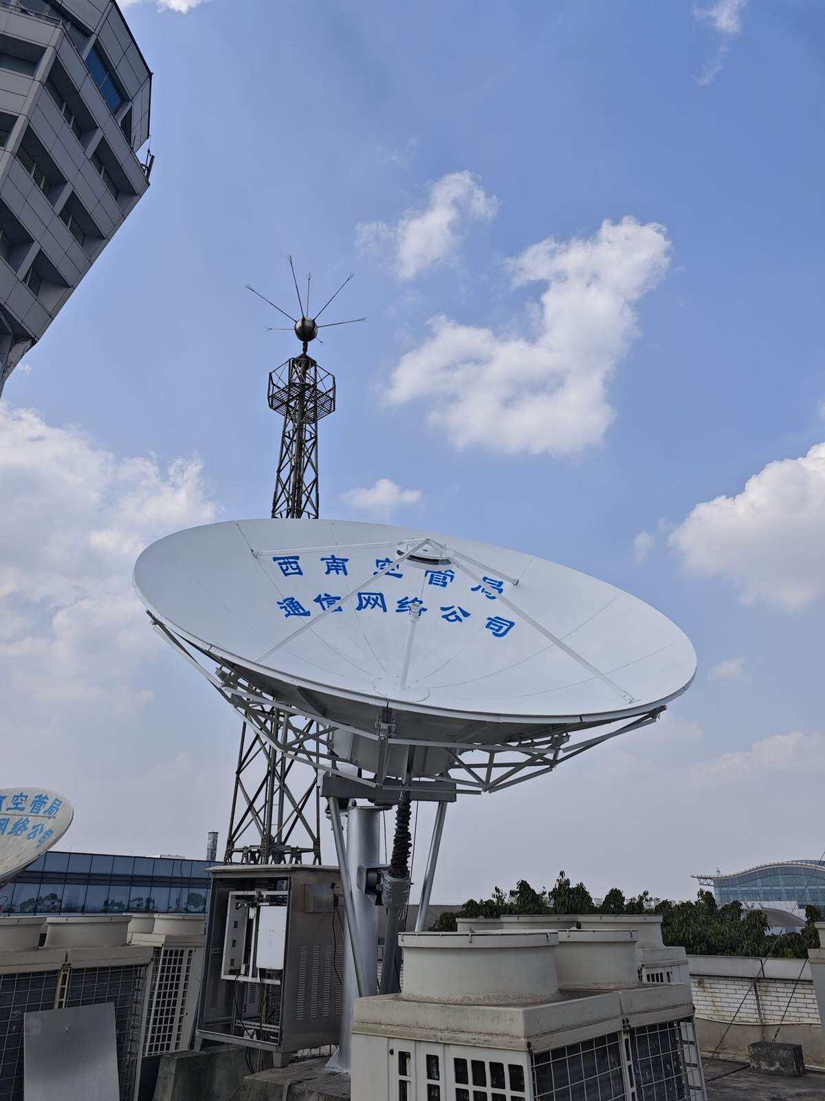 西南空管局网络中心顺利完成卫星天线维护保养工作