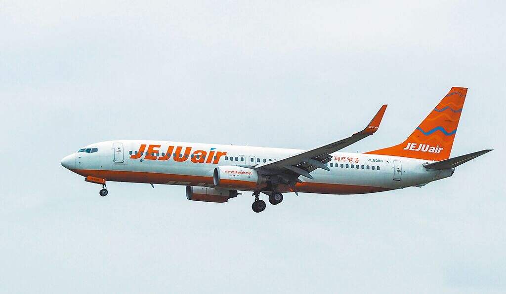 濟(jì)州航空客機(jī)在越南機(jī)場(chǎng)著陸時(shí)一度偏離跑道
