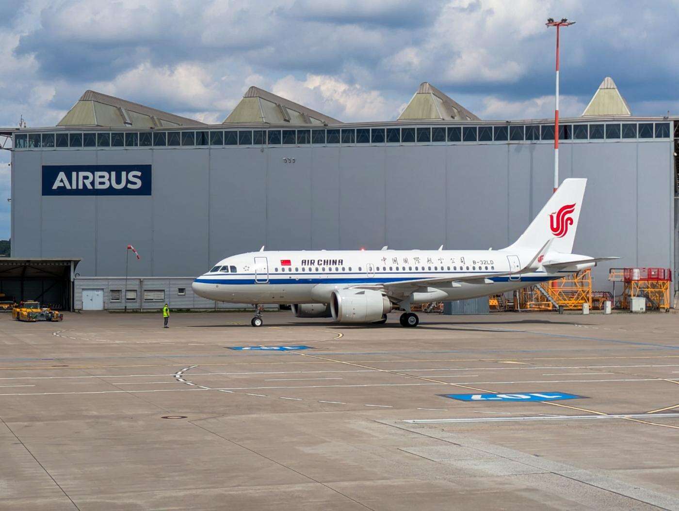 中国国航接收其首架空客A319neo飞机