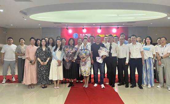 33载蓝天答卷 天津航空资深乘务长马彦华以18983小时安全飞行纪录荣耀谢幕