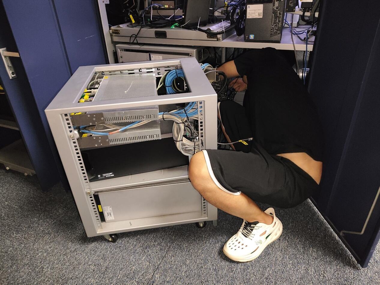 西南空管局技保中心區(qū)管航室多措并舉保障夜間不停運施工