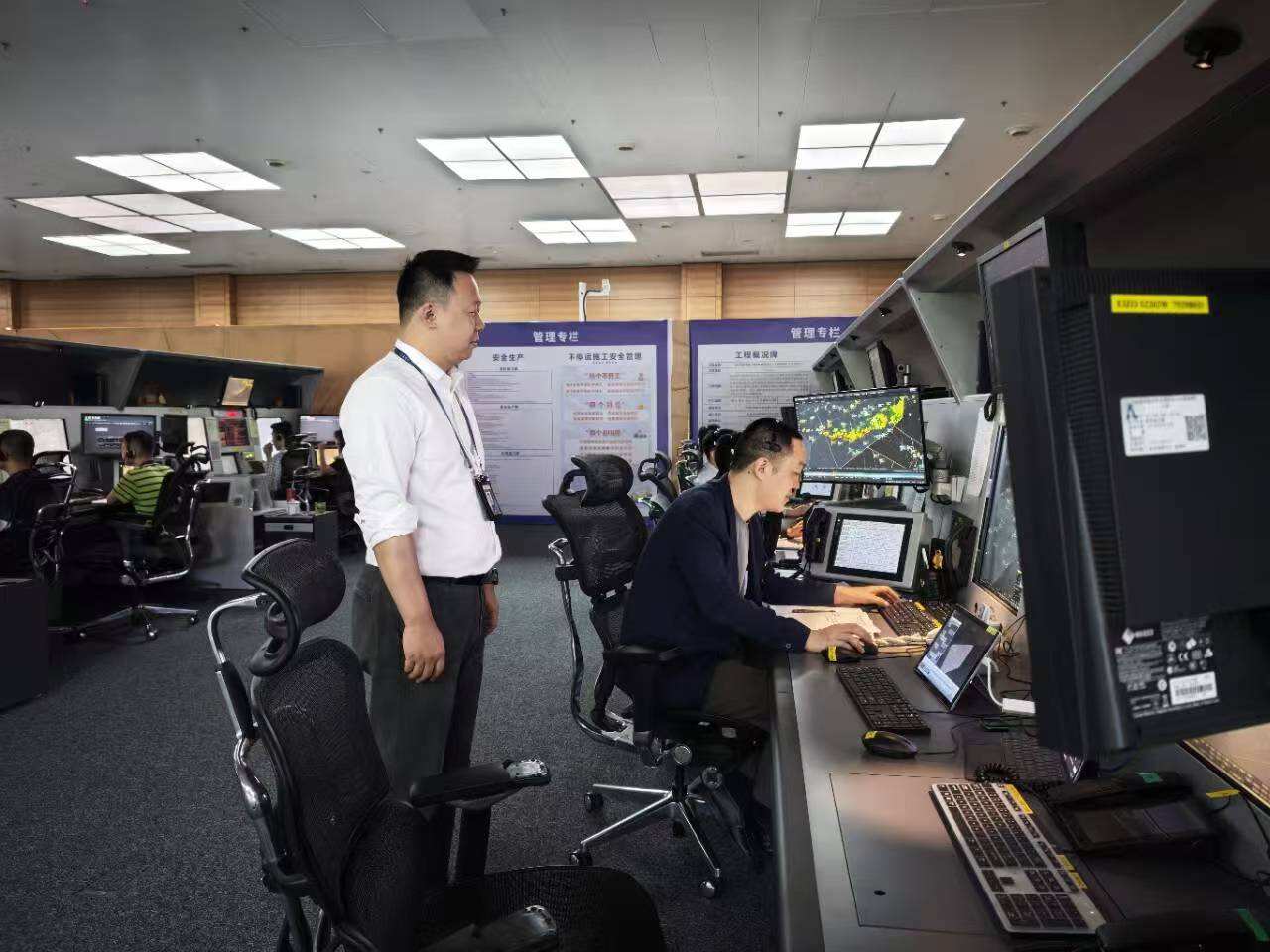 西南空管局空管中心区管中心完成席位优化调整 全力备战暑运及成渝地区空域调整