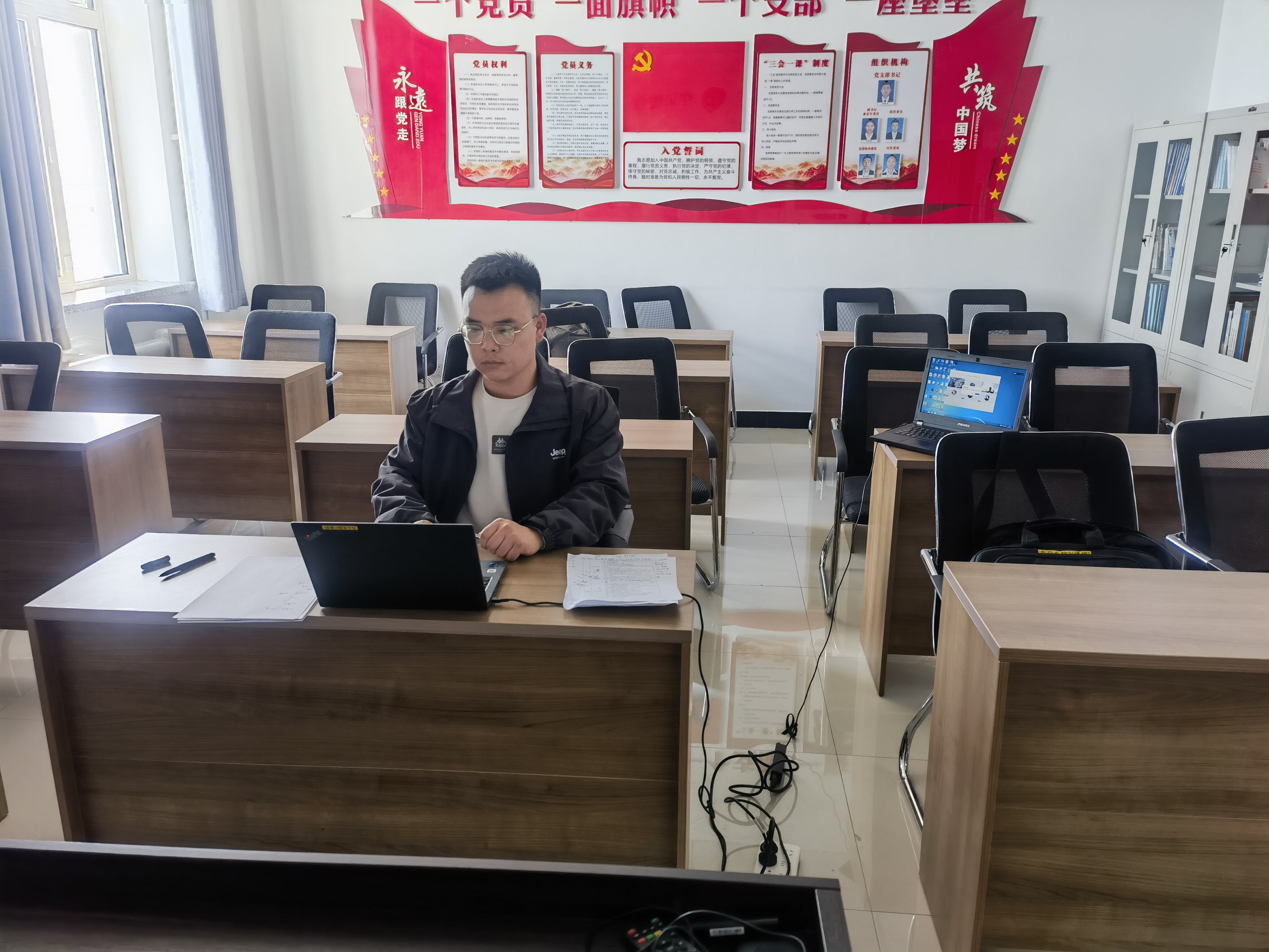 呼伦贝尔空管站技术保障部顺利完成ADS-B地面站中高级资质能力排查