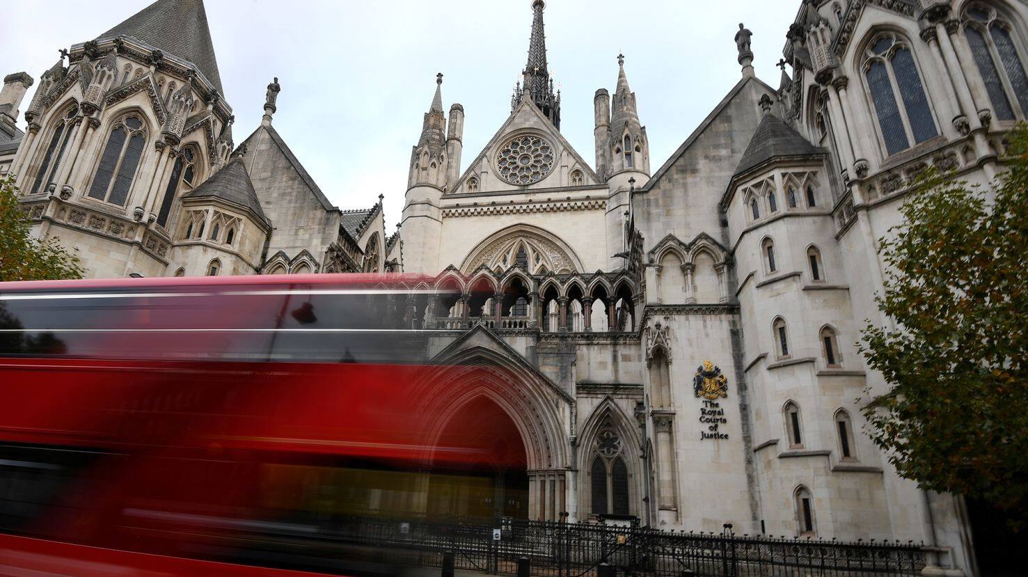 全球最大的飞机所有者现可因滞留在俄罗斯的飞机索赔超10亿美元保险金