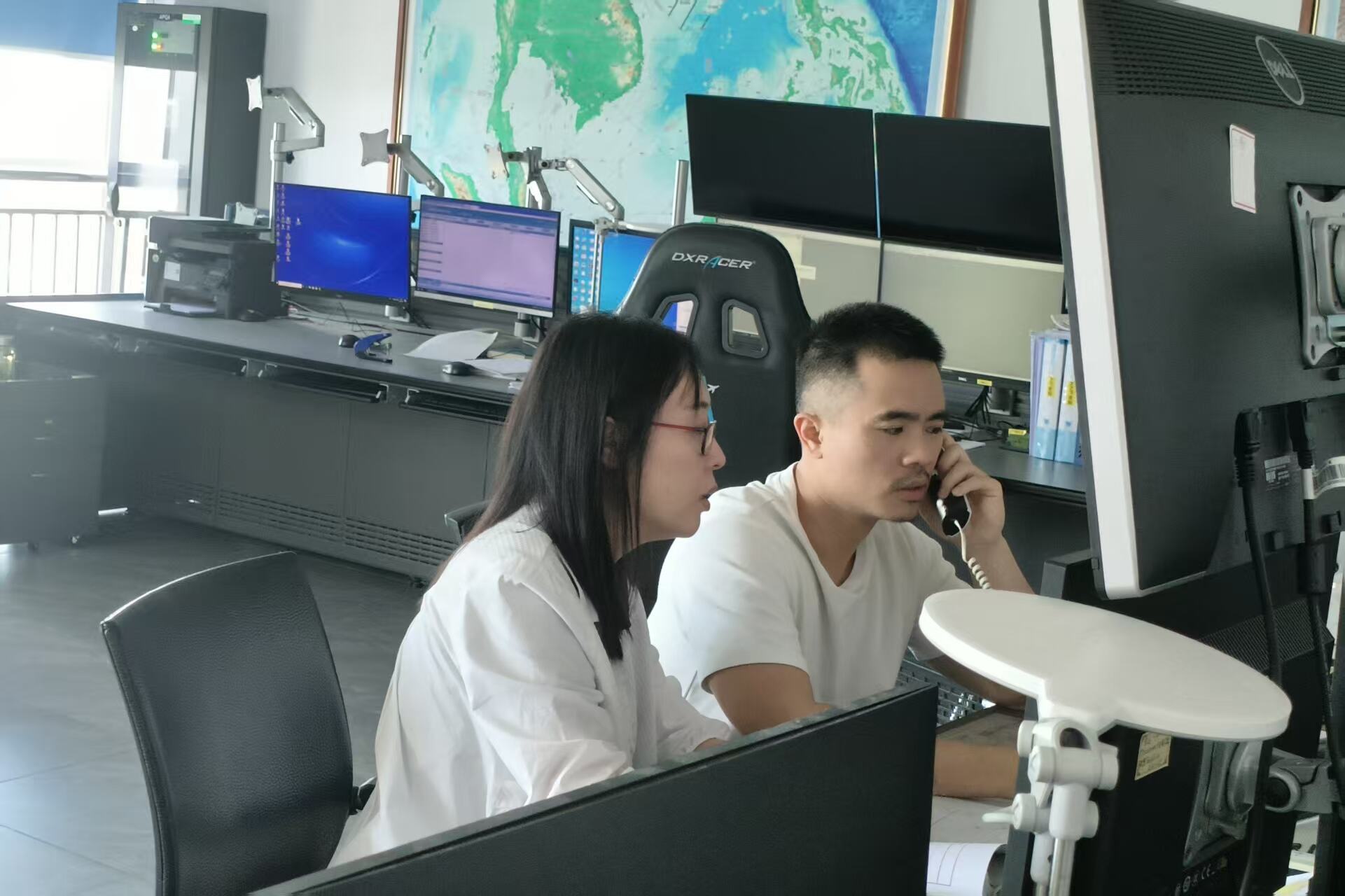 海南空管分局開辟空中綠色通道，護航南海救助飛行隊救援行動