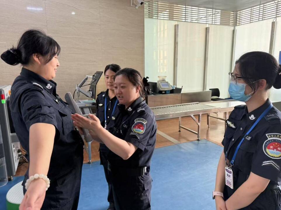 于田機場安全檢查站開展女性旅客安檢專項培訓