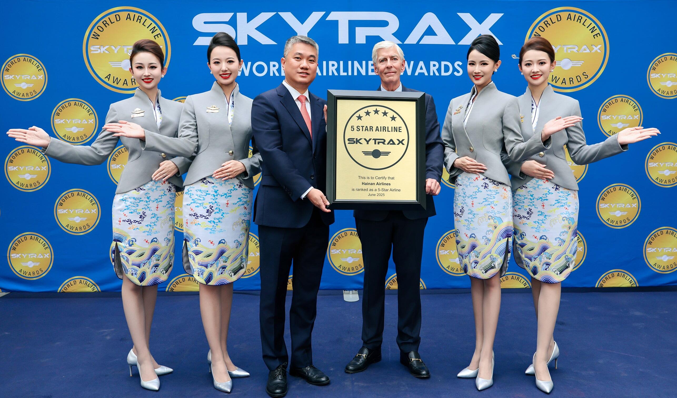 海南航空第十四次蟬聯“SKYTRAX五星航空”榮譽稱號，榮登“SKYTRAX全球最佳航空公司TOP10”榜單