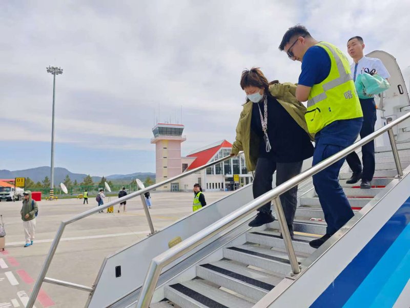 布爾津喀納斯機場暖心服務(wù) 助力輪椅旅客順利出港