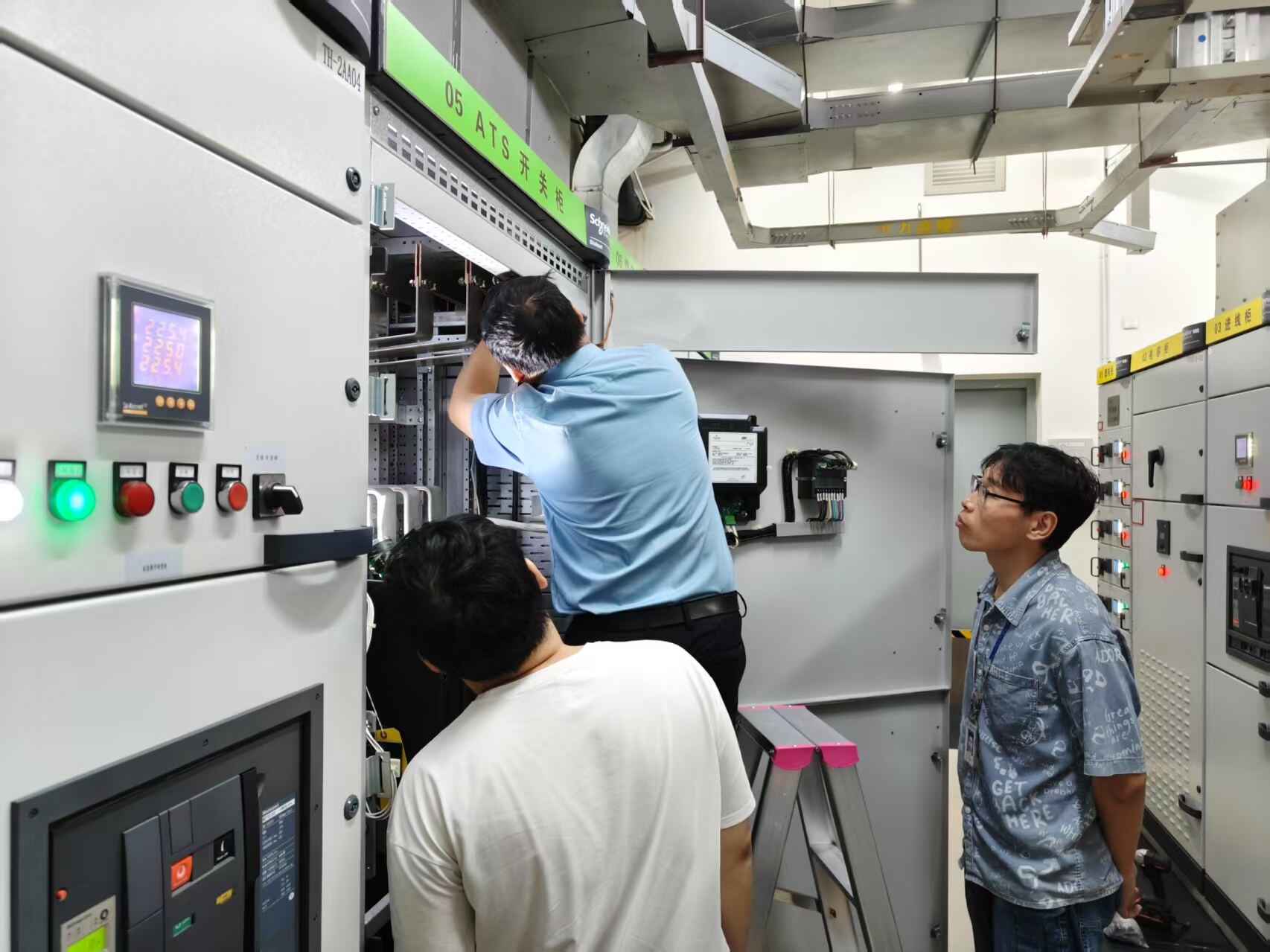 广西空管分局顺利完成外置油机接口安装 筑牢空管供电安全防线